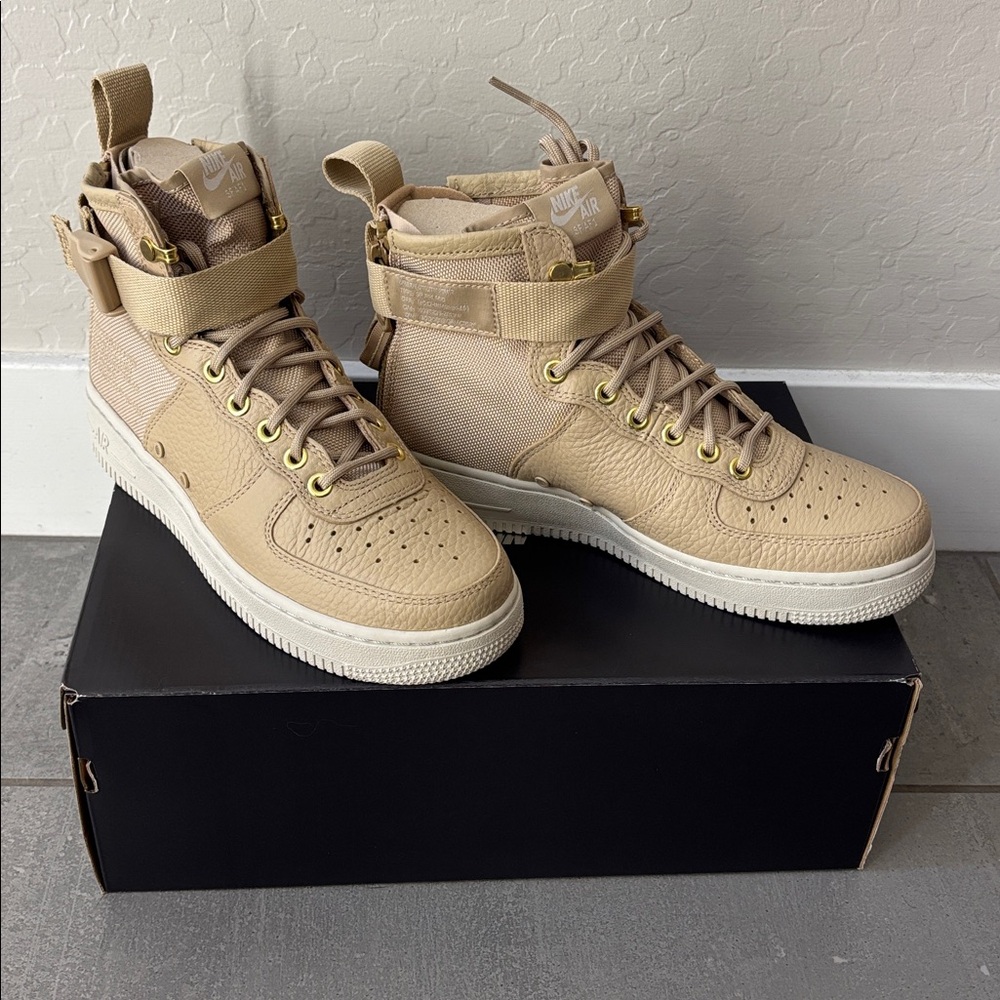 Nike Women’s Beige Air Force 1 Mid